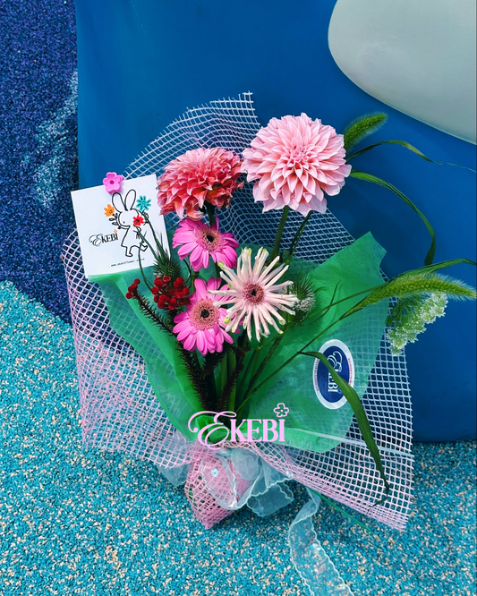 BREATHE EKEBI 𖧷 穿花而過